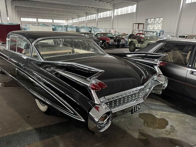 Cadillac - fleetwood - fleetwood - oldtimer - afbeelding 17 van  17