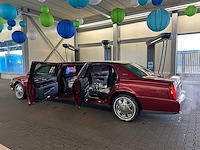 Cadillac - limo - - car - afbeelding 12 van  16