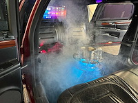 Cadillac - limo - - car - afbeelding 13 van  16