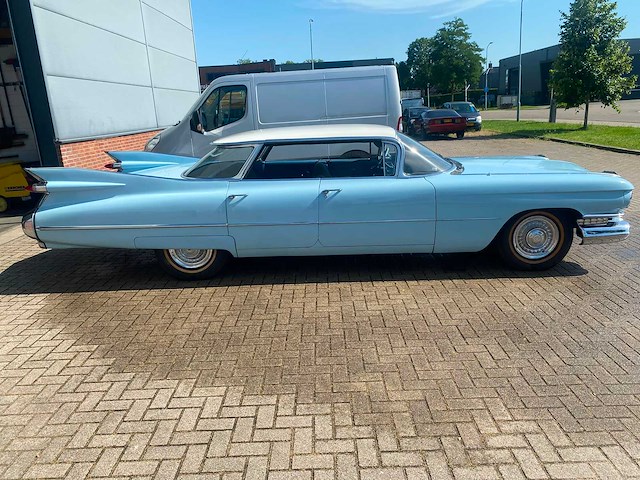 Cadillac - series 62 flat top 1959 - oldtimer - afbeelding 8 van  13