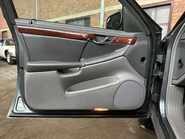 Cadillac deville miller meteor hearse 4.6 v8 279pk 2005 rouwauto - afbeelding 19 van  40