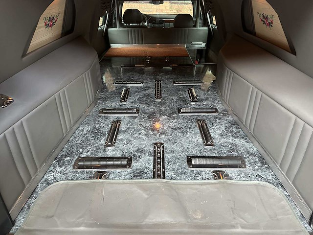 Cadillac deville miller meteor hearse 4.6 v8 279pk 2005 rouwauto - afbeelding 27 van  40