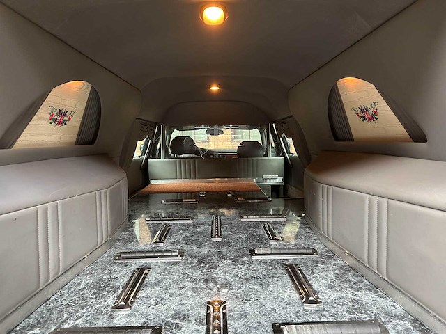 Cadillac deville miller meteor hearse 4.6 v8 279pk 2005 rouwauto - afbeelding 29 van  40