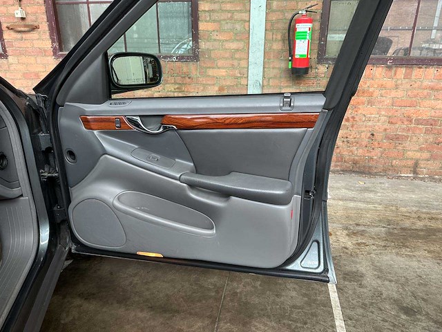 Cadillac deville miller meteor hearse 4.6 v8 279pk 2005 rouwauto - afbeelding 33 van  40