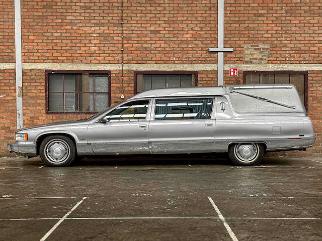 Cadillac fleetwood krystal koach funeral car 5.7 v8 263pk 1995 - afbeelding 8 van  43