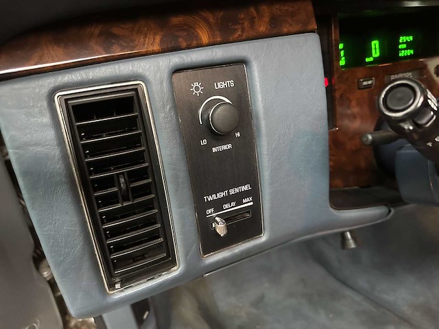 Cadillac fleetwood krystal koach funeral car 5.7 v8 263pk 1995 - afbeelding 13 van  43