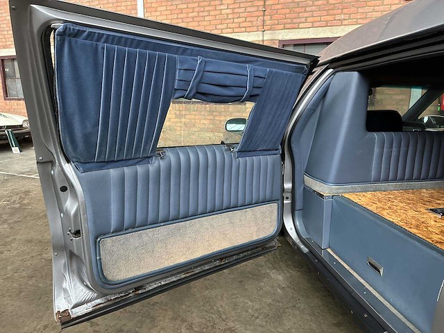 Cadillac fleetwood krystal koach funeral car 5.7 v8 263pk 1995 - afbeelding 21 van  43