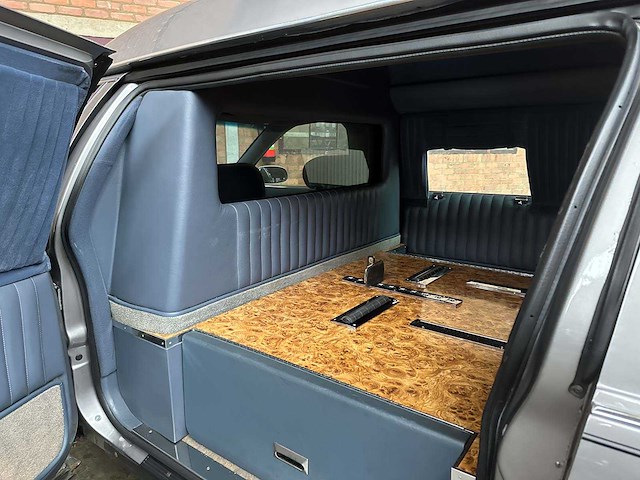 Cadillac fleetwood krystal koach funeral car 5.7 v8 263pk 1995 - afbeelding 24 van  43