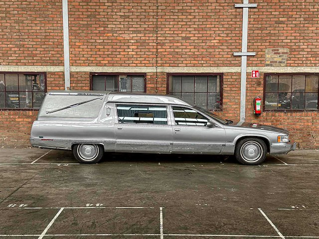 Cadillac fleetwood krystal koach funeral car 5.7 v8 263pk 1995 - afbeelding 42 van  43