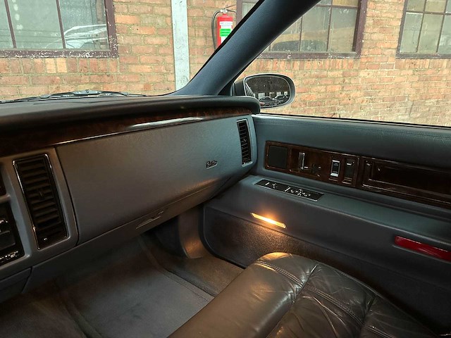 Cadillac fleetwood krystal koach funeral car 5.7 v8 263pk 1995 - afbeelding 11 van  24