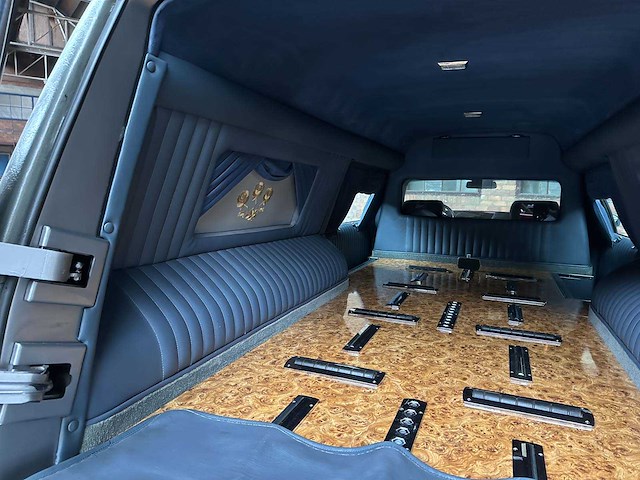 Cadillac fleetwood krystal koach funeral car 5.7 v8 263pk 1995 - afbeelding 18 van  24