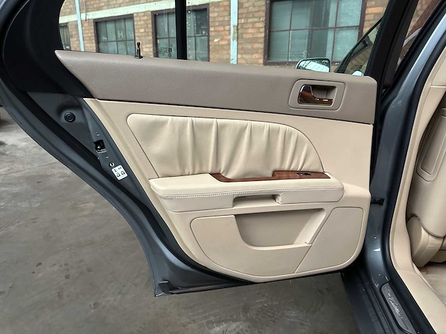 Cadillac sts 4.6 v8 launch edit. 320pk 2005, 56-rv-tl - afbeelding 24 van  41