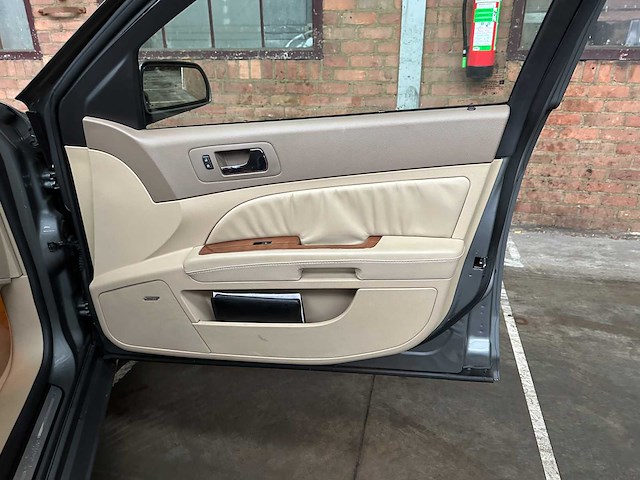 Cadillac sts 4.6 v8 launch edit. 320pk 2005, 56-rv-tl - afbeelding 28 van  41