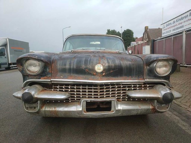 Cadillec fleetwood - 1957 - personenauto - afbeelding 13 van  18