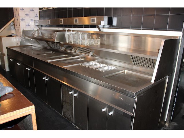 Cafetaria bakwand hegro tornado voorzien van een bakplaat, au bain-marie en vijf baksecties met geintegreer... - afbeelding 1 van  7