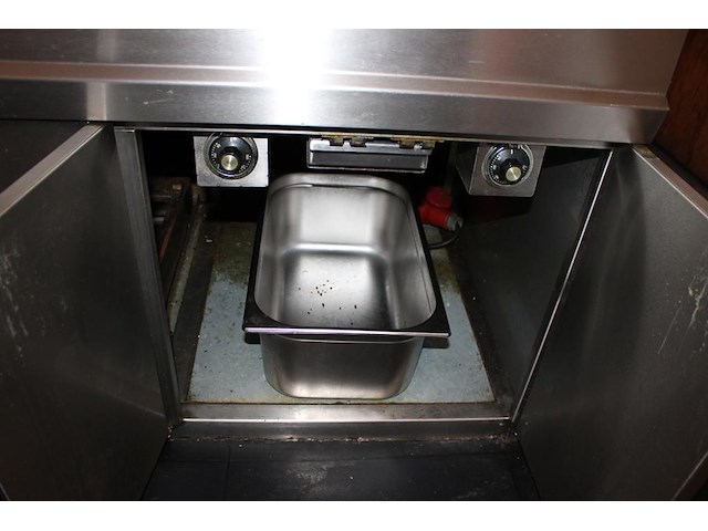 Cafetaria bakwand hegro tornado voorzien van een bakplaat, au bain-marie en vijf baksecties met geintegreer... - afbeelding 7 van  7
