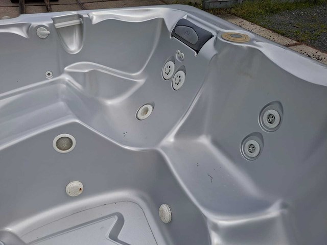 Caldera 6 persoons jacuzzi en buitenspa - afbeelding 2 van  29