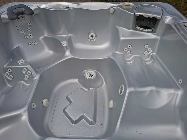 Caldera 6 persoons jacuzzi en buitenspa - afbeelding 4 van  29