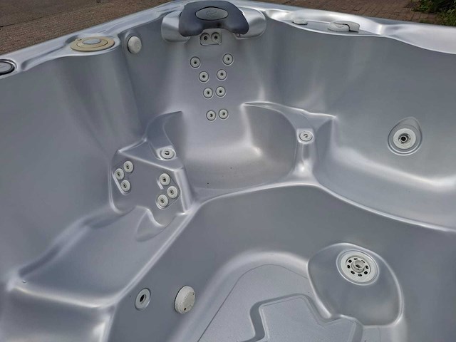 Caldera 6 persoons jacuzzi en buitenspa - afbeelding 7 van  29