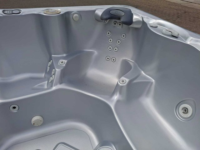 Caldera 6 persoons jacuzzi en buitenspa - afbeelding 9 van  29
