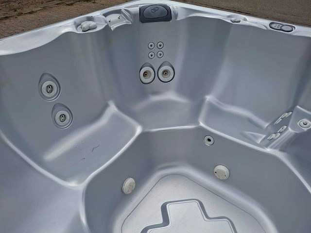 Caldera 6 persoons jacuzzi en buitenspa - afbeelding 13 van  29
