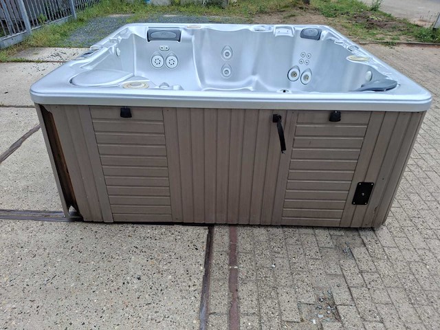 Caldera 6 persoons jacuzzi en buitenspa - afbeelding 17 van  29