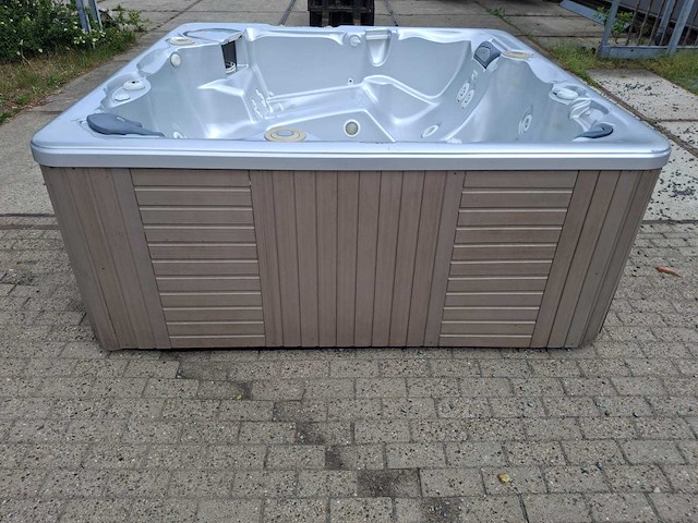 Caldera 6 persoons jacuzzi en buitenspa - afbeelding 19 van  29