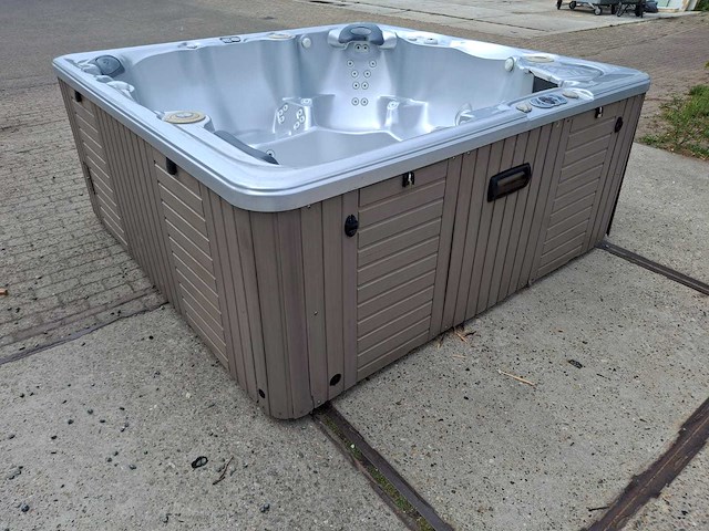 Caldera 6 persoons jacuzzi en buitenspa - afbeelding 22 van  29