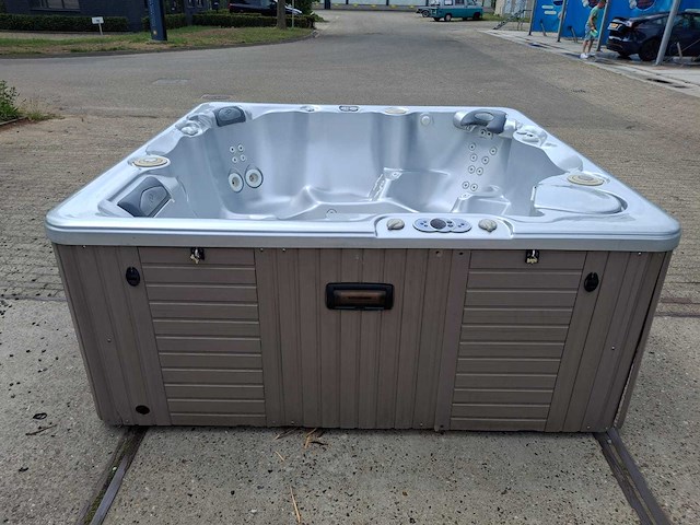 Caldera 6 persoons jacuzzi en buitenspa - afbeelding 12 van  29