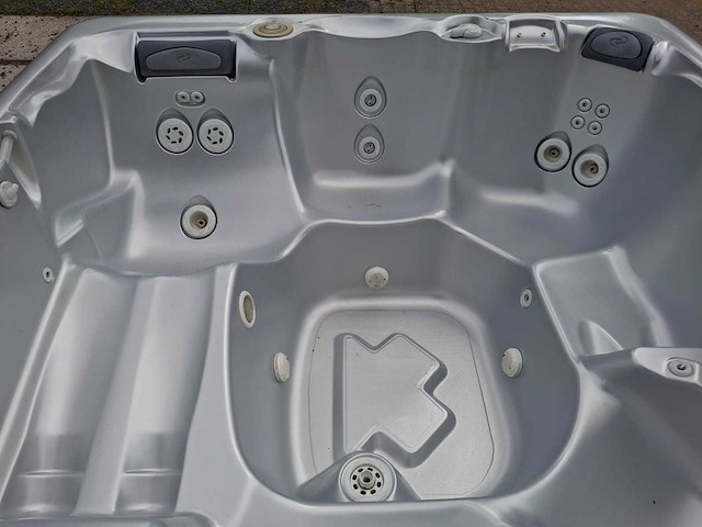 Caldera 6 persoons jacuzzi en buitenspa - afbeelding 26 van  29