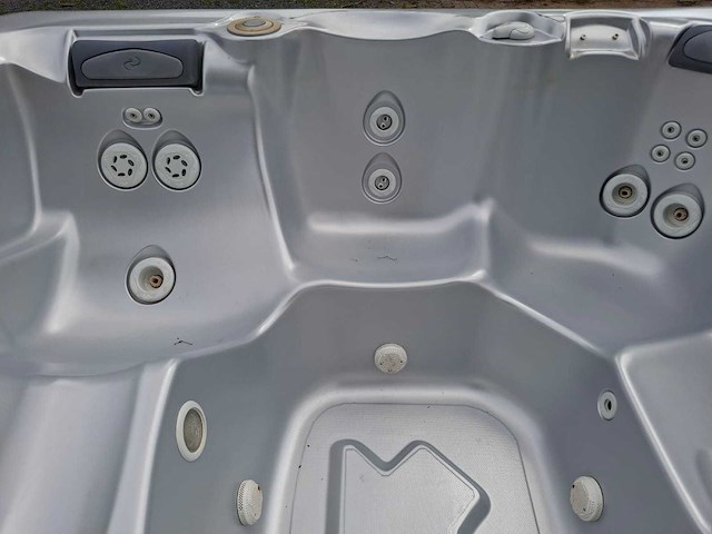 Caldera 6 persoons jacuzzi en buitenspa - afbeelding 28 van  29