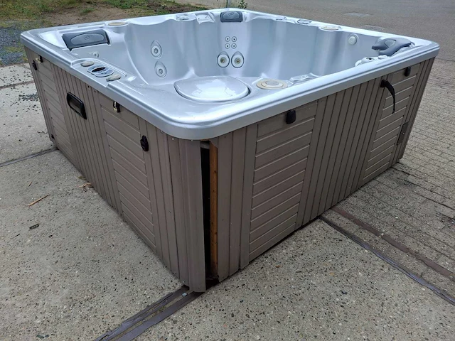 Caldera 6 persoons jacuzzi en buitenspa - afbeelding 16 van  29