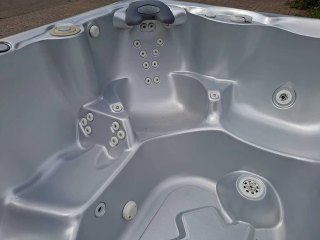 Caldera 6 persoons jacuzzi en buitenspa - afbeelding 7 van  29
