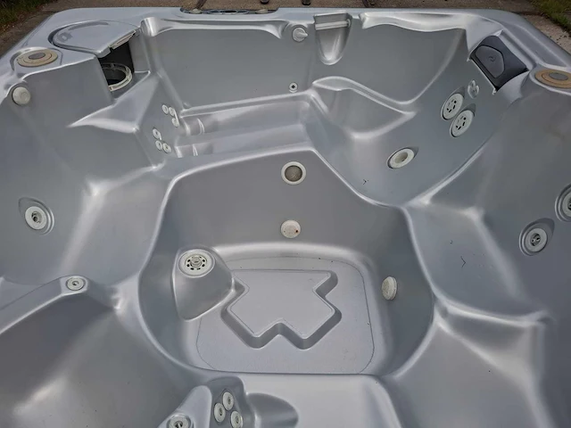 Caldera 6 persoons jacuzzi en buitenspa - afbeelding 27 van  29