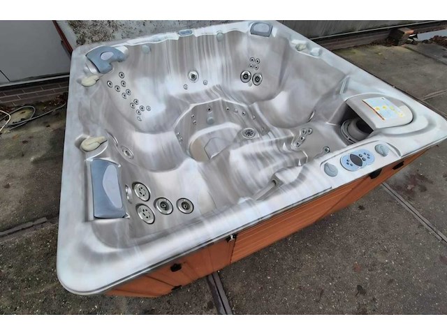 Caldera spa 6 persoons jacuzzi en buitenspa - afbeelding 12 van  14