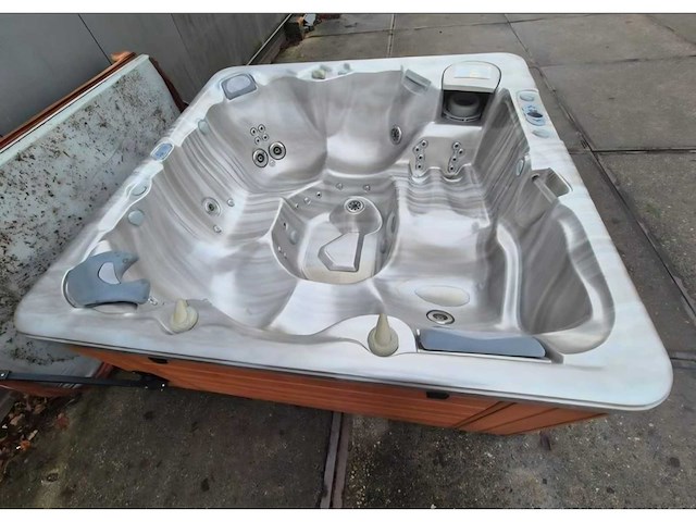 Caldera spa 6 persoons jacuzzi en buitenspa - afbeelding 1 van  2