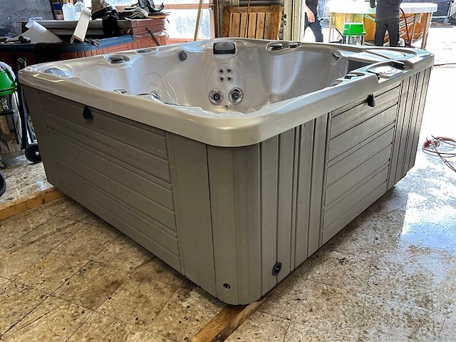 Caldera spas jacuzzi - afbeelding 1 van  14