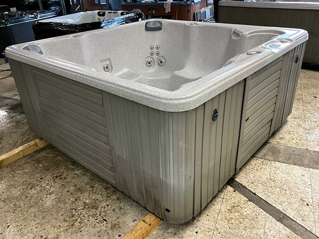 Calderaspas jacuzzi - afbeelding 1 van  15