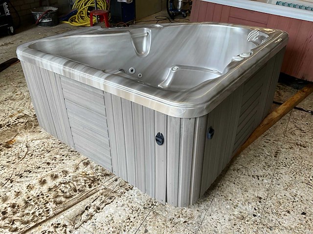 Calderaspas jacuzzi - afbeelding 1 van  9