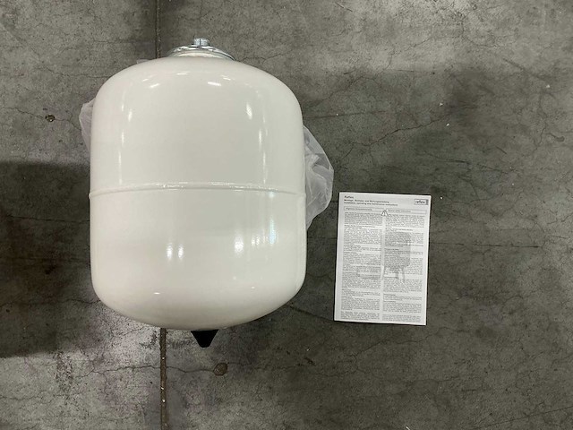 Caleffi expansievatconsole 3/4" incl. expansievat 18l (3x) - afbeelding 4 van  9