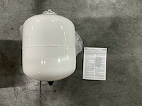 Caleffi expansievatconsole 3/4" incl. expansievat 18l (3x) - afbeelding 4 van  9