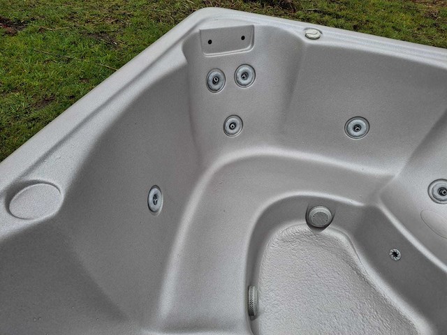 California cooperage 5 persoons jacuzzi en buitenspa - afbeelding 9 van  29