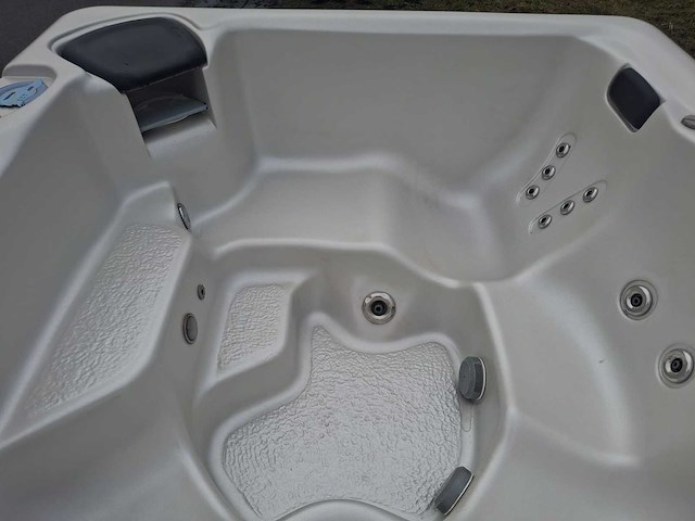 California cooperage 5 persoons jacuzzi en buitenspa - afbeelding 11 van  25