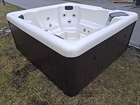 California cooperage 5 persoons jacuzzi en buitenspa - afbeelding 18 van  25