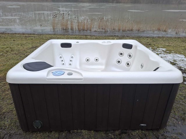 California cooperage 5 persoons jacuzzi en buitenspa - afbeelding 25 van  25