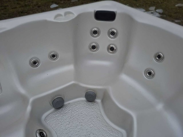 California cooperage 5 persoons jacuzzi en buitenspa - afbeelding 6 van  13