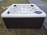 California cooperage 5 persoons jacuzzi en buitenspa - afbeelding 13 van  13