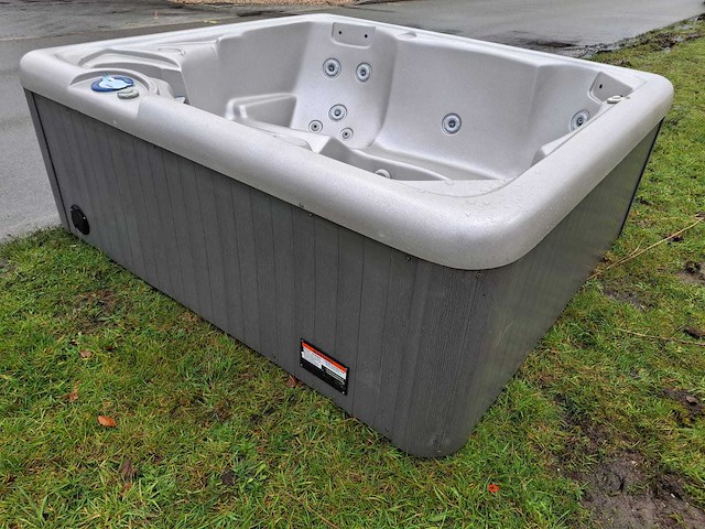 California cooperage 5 persoons jacuzzi en buitenspa - afbeelding 10 van  16
