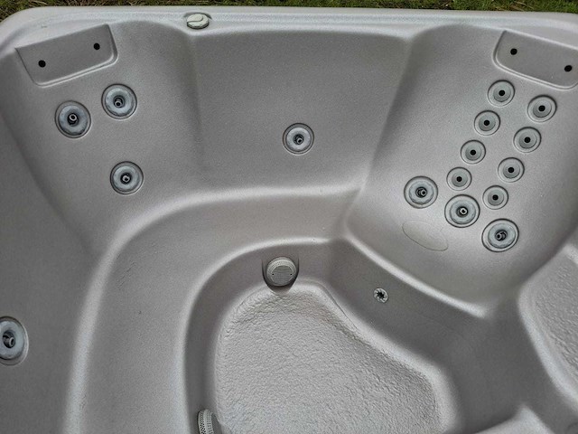 California cooperage 5 persoons jacuzzi en buitenspa - afbeelding 8 van  29