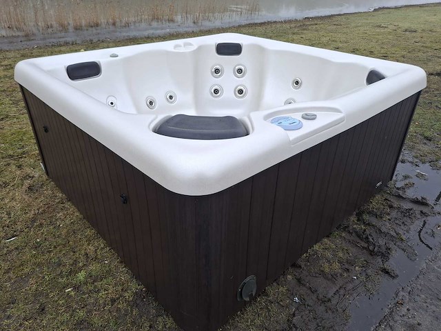 California cooperage 5 persoons jacuzzi en buitenspa - afbeelding 24 van  25